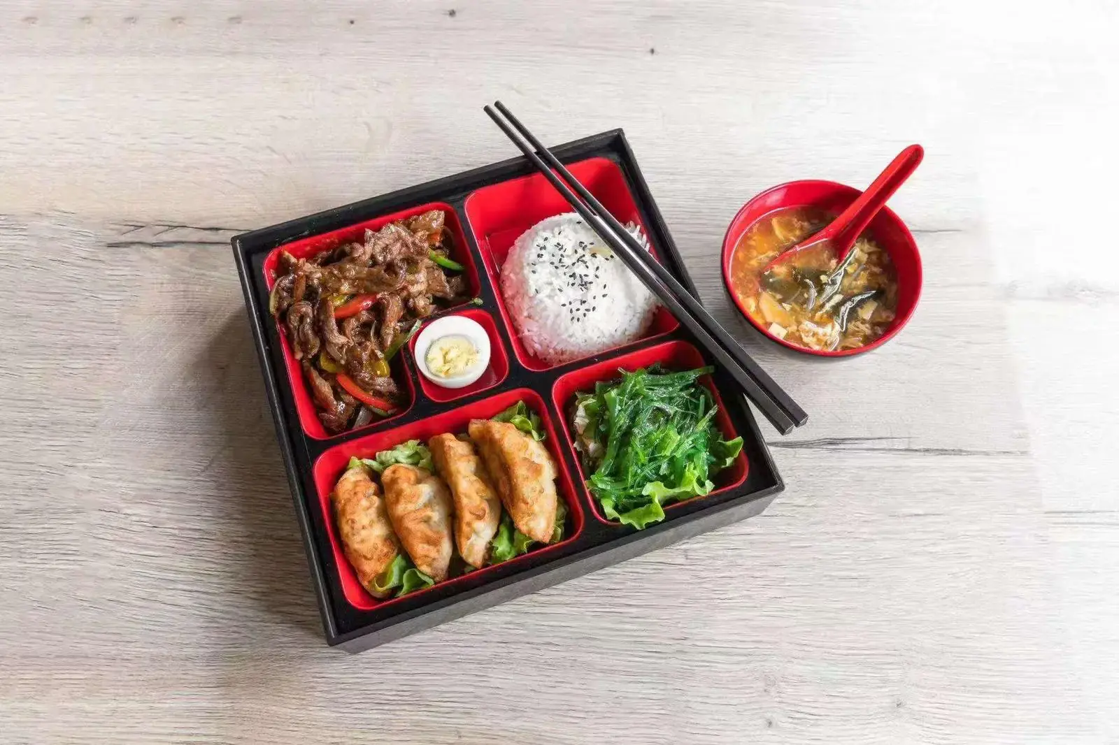 Bento bœuf au poivre noir